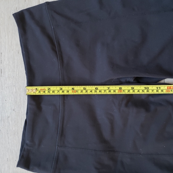 Tuff Athletics Balck Sinch Back Biker Shorts Size Medium - Picture 3 of 8